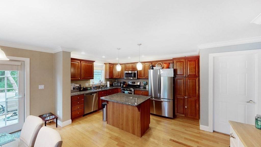 86 Cowing St - Photo 1