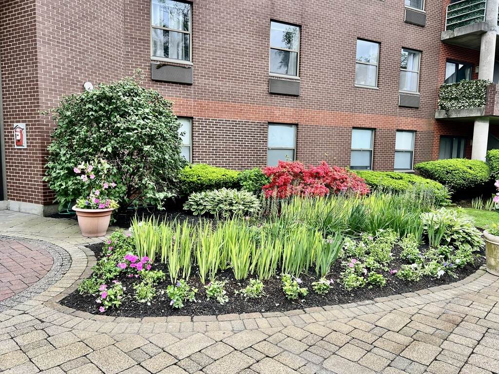 1 Loring Avenue - Photo 1