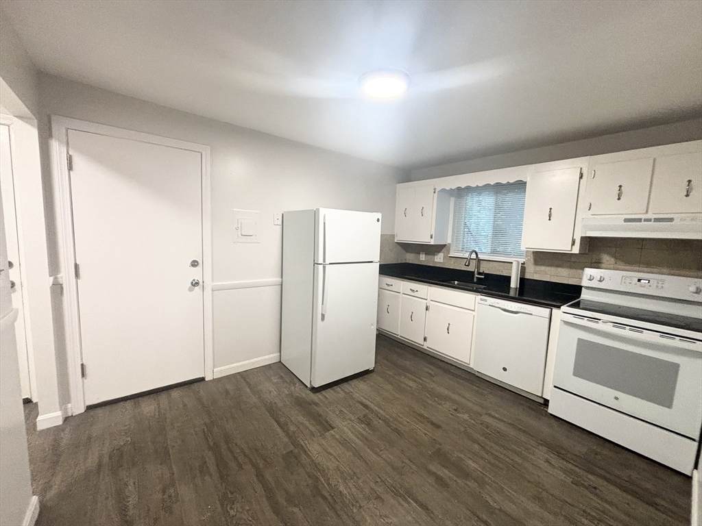 75 Vine Street - Photo 1