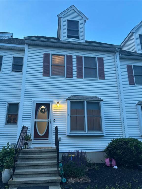 955 Pleasant St - Photo 1