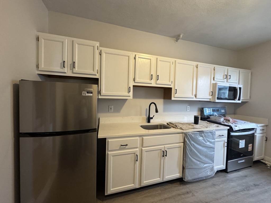 24 Foster St - Photo 1