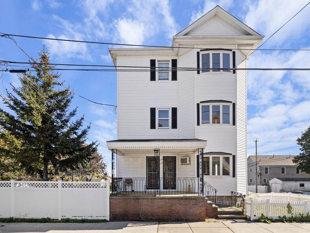 306 Mott St - Photo 1