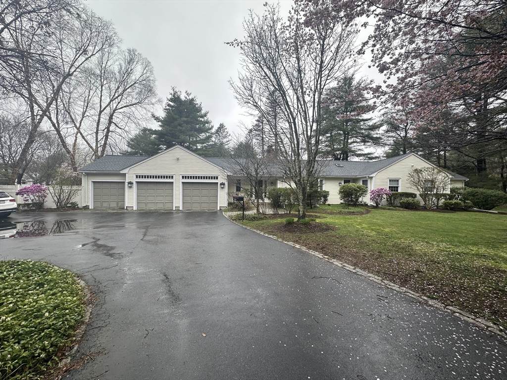 757 Wellesley St - Photo 1