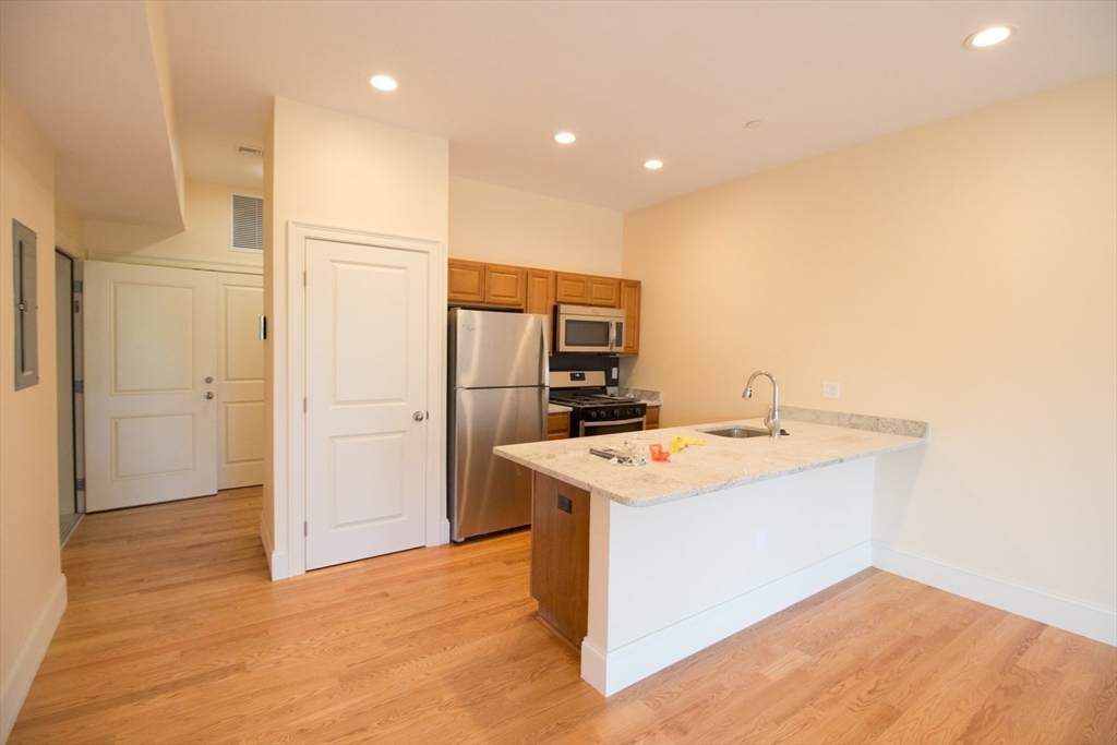 5165 Washington St - Photo 1