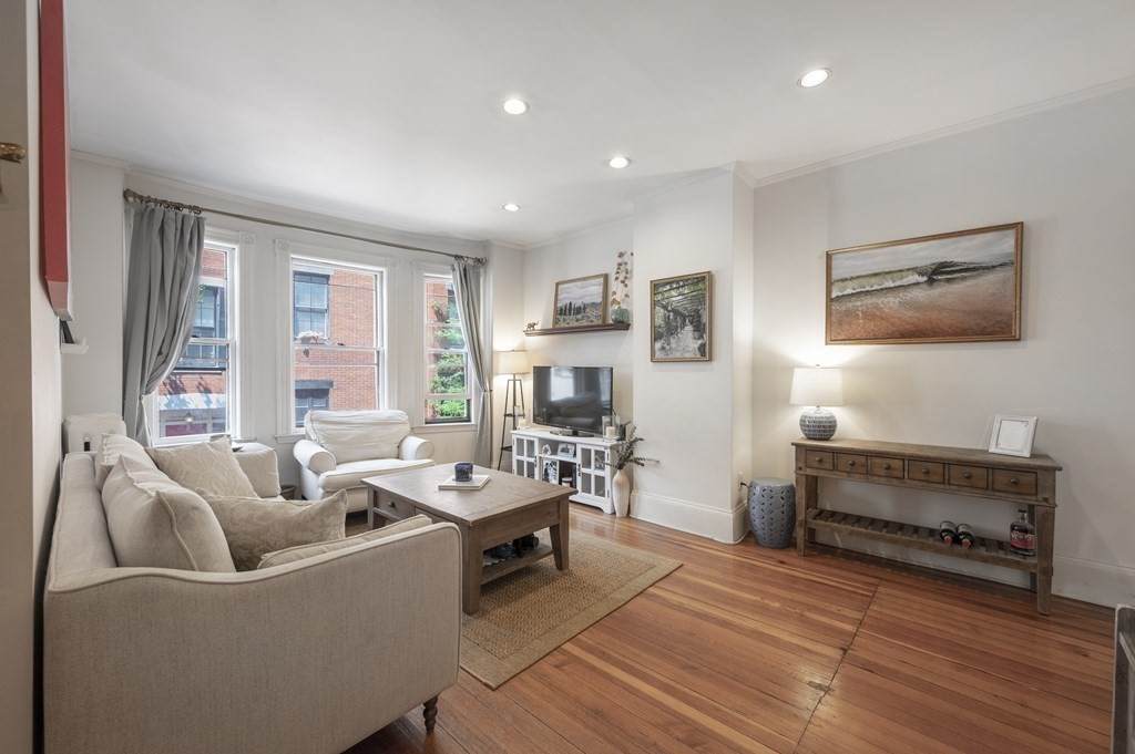 106 Myrtle Street - Photo 1