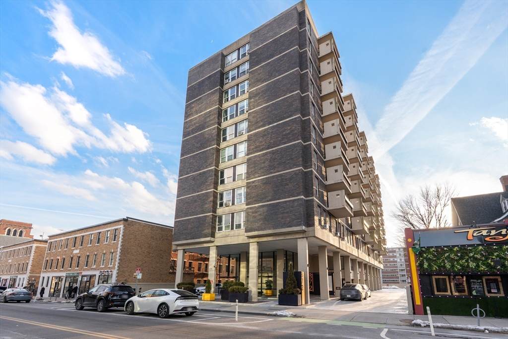 872 Massachusetts Avenue - Photo 1