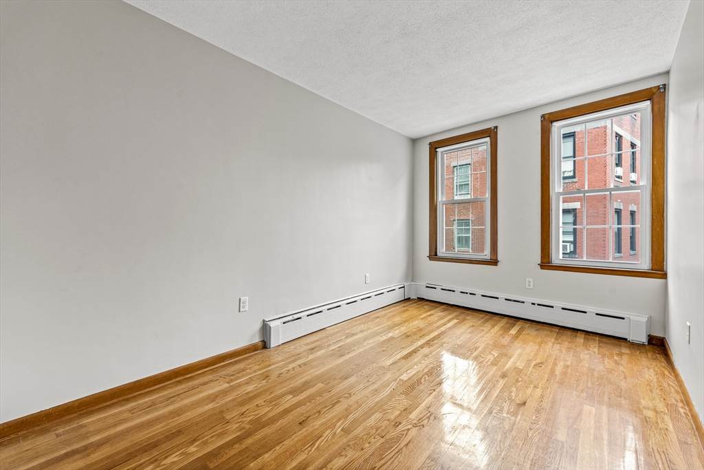 97 Prince St - Photo 1
