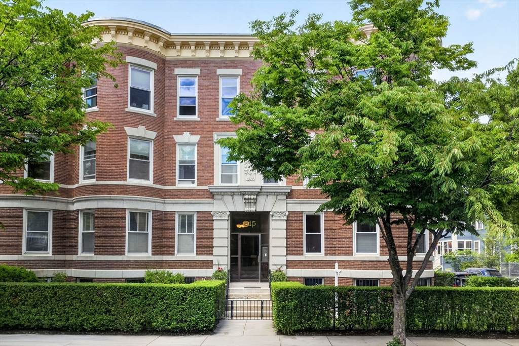 815 Centre Street - Photo 1