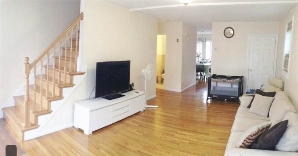 11 Miller St - Photo 1