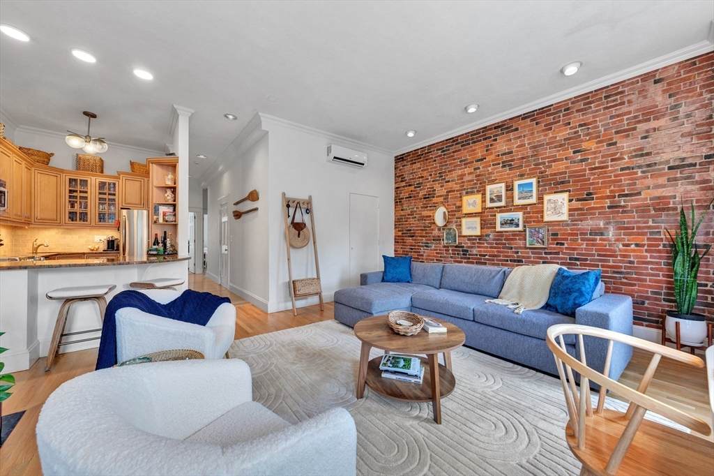 6 Columbus Sq - Photo 1