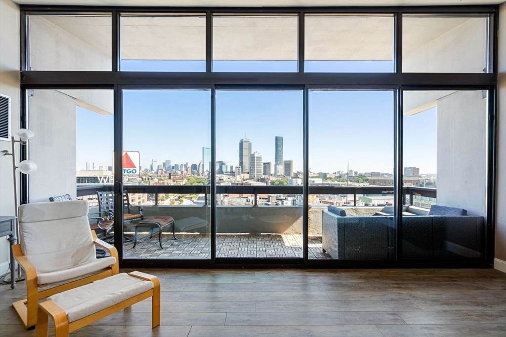 566 Commonwealth Ave - Photo 1