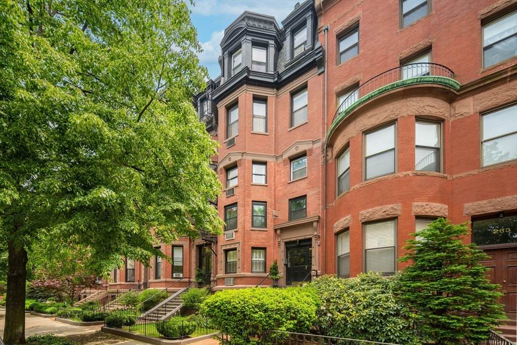 281 Beacon St - Photo 1