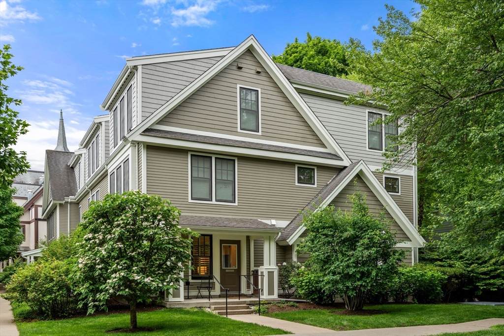 99 Crowninshield Rd - Photo 1
