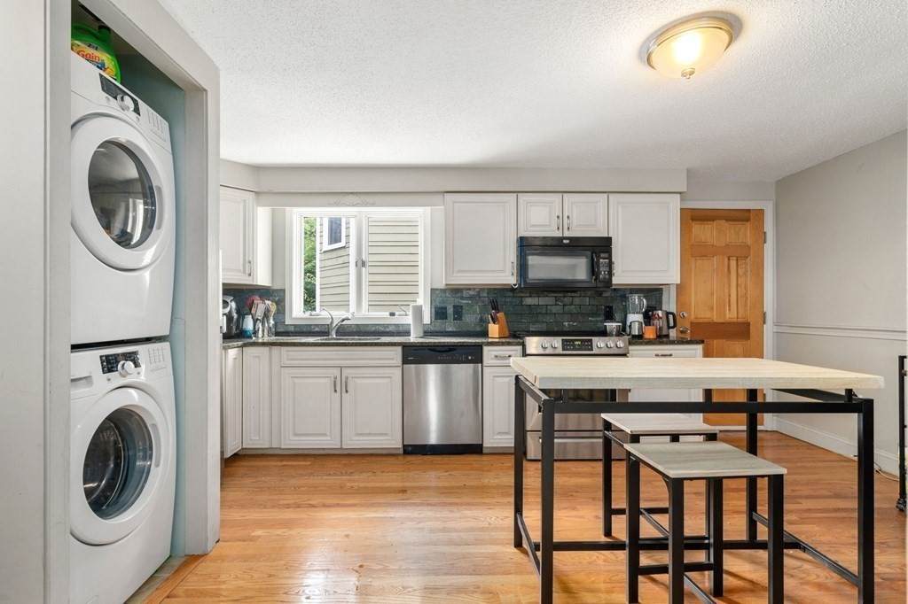 28 I St - Photo 1
