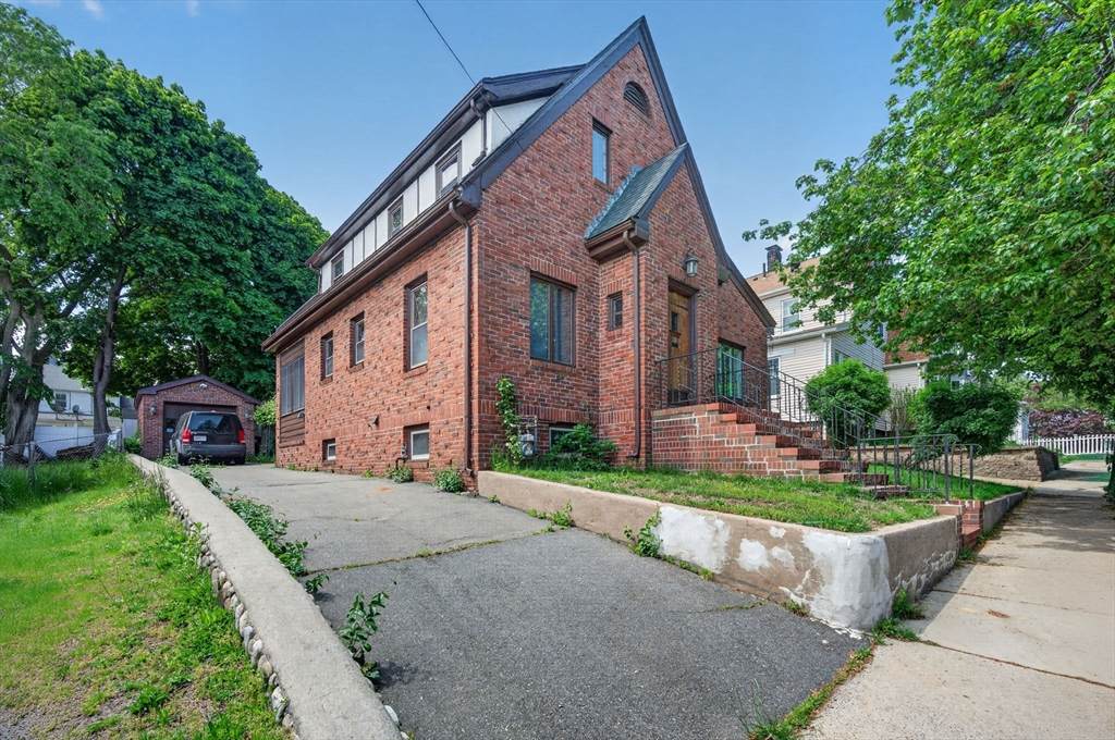 28 Thurlow Ave - Photo 1