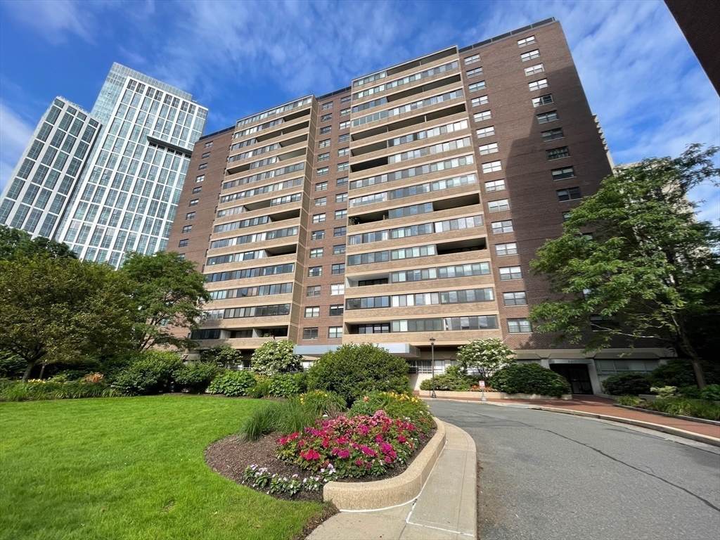 9 Hawthorne Place - Photo 1