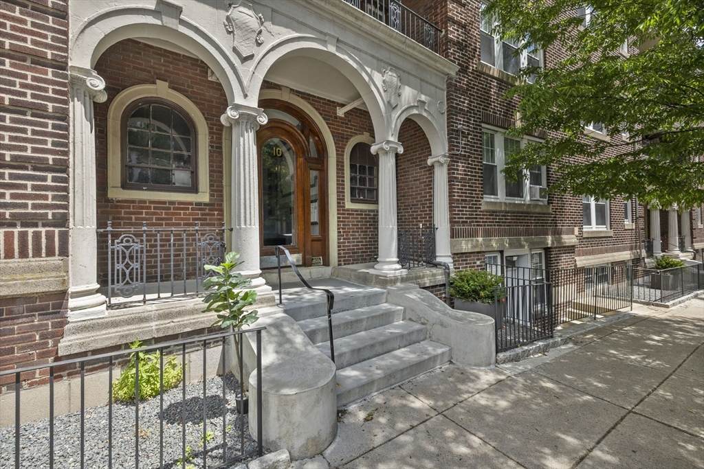 10 Melvin Ave - Photo 1