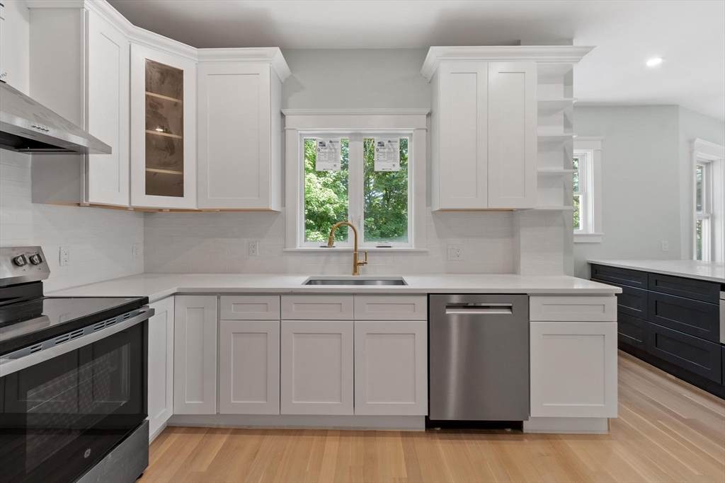 61 Warren St - Photo 1