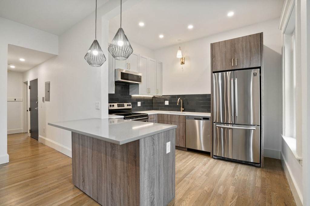 512 Massachusetts Ave - Photo 1