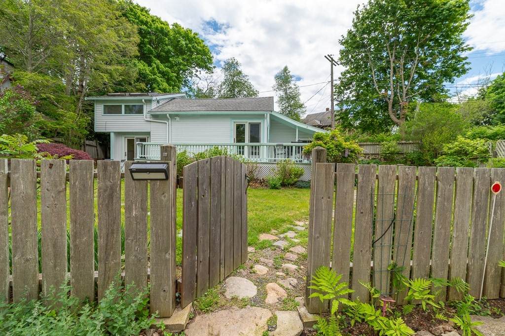 7 Lighthouse Way - Photo 1