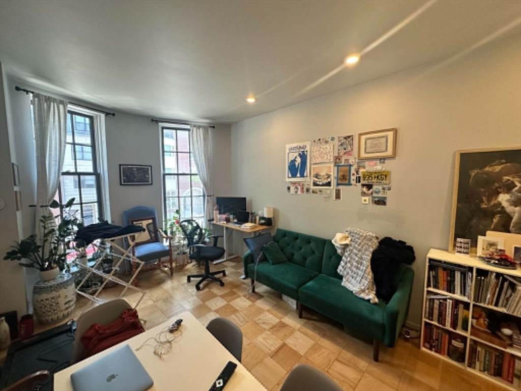 21 Bowdoin - Photo 1