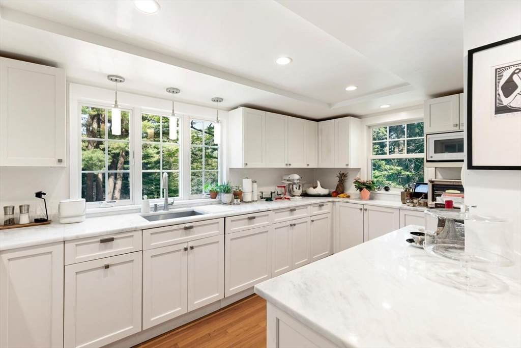 368 Main St - Photo 1