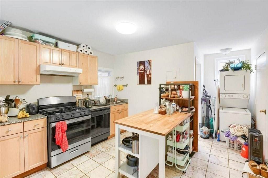 289 Elm St - Photo 1