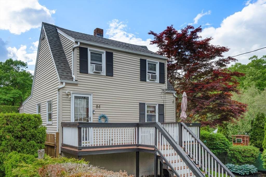 84 Windsor Ave - Photo 1