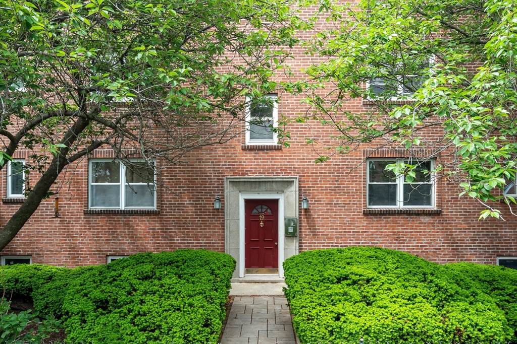 19 Alton Court - Photo 1