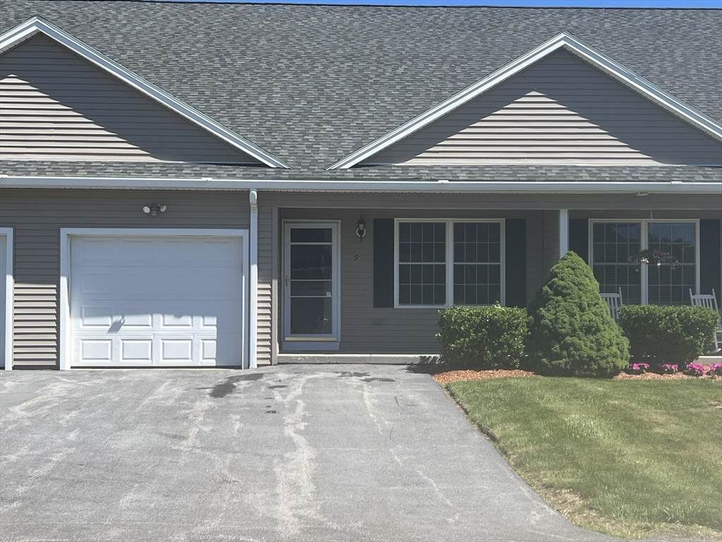 9 Daniel Dr - Photo 1