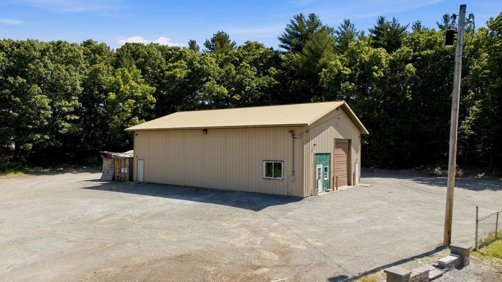 86 Eastman - Photo 1