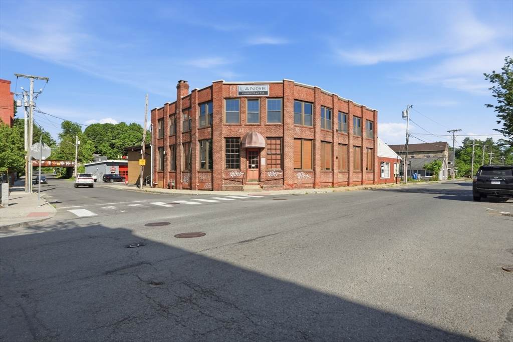 304 Pleasant St - Photo 1