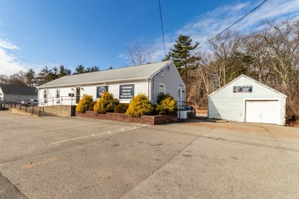 1581 Main Street - Photo 1