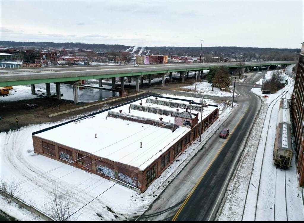 89 South St - Photo 1