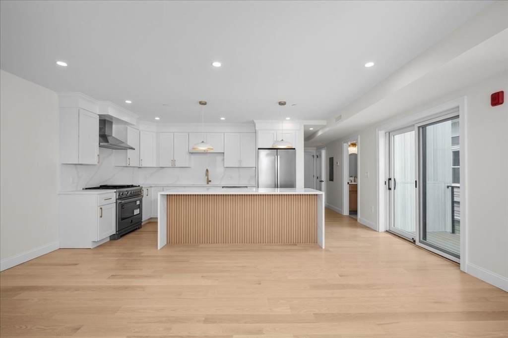 595 Broadway - Photo 1