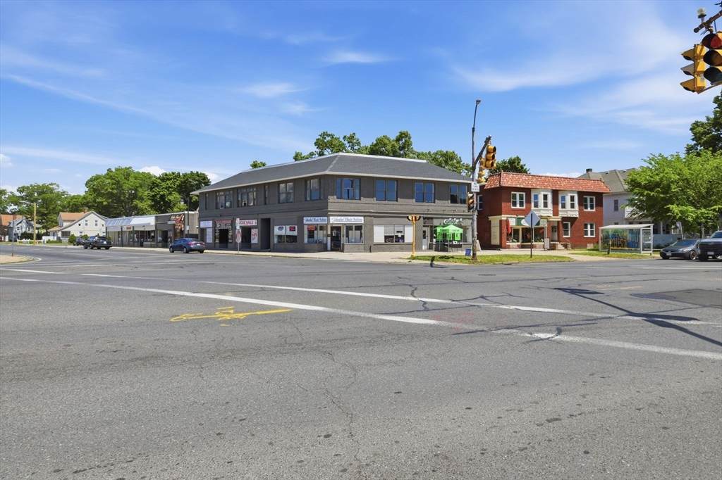 https://bt-photos.global.ssl.fastly.net/mlspin/orig_boomver_1_73536576_2.jpg