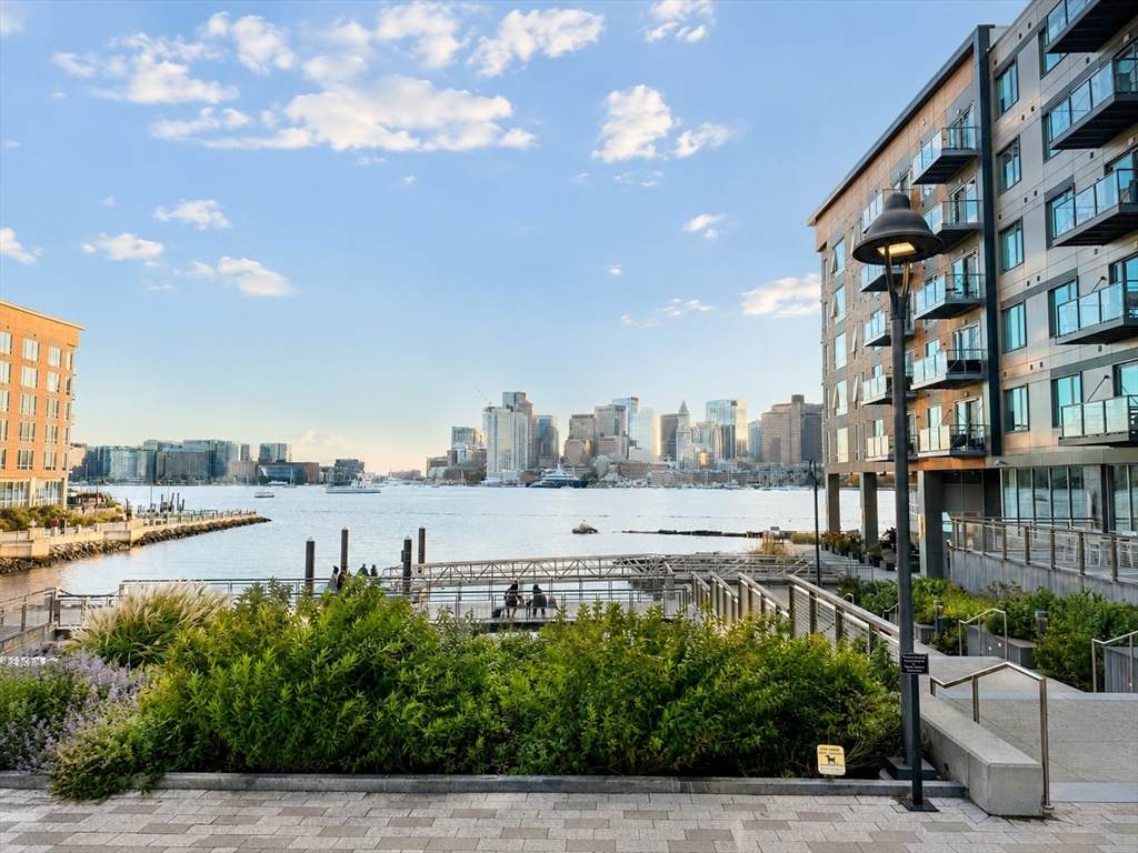 65 Lewis St - Photo 1