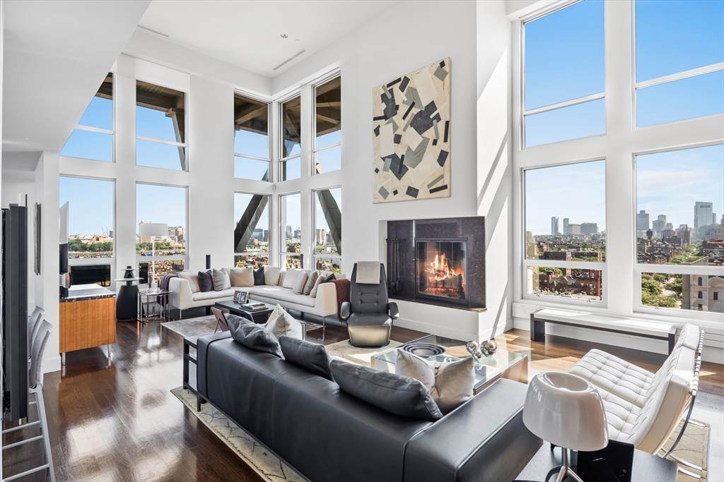 360 Newbury Street - Photo 1
