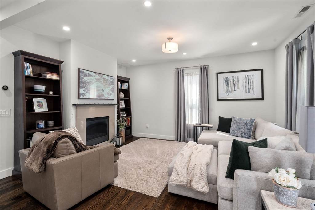 59 Mozart St - Photo 1
