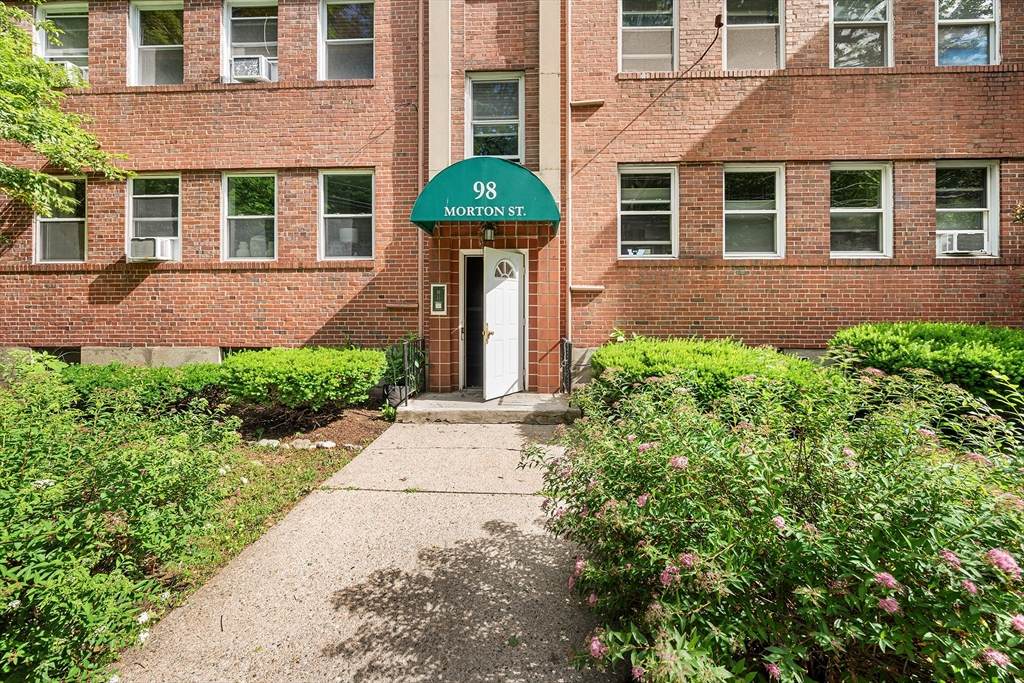 98 Morton St - Photo 1