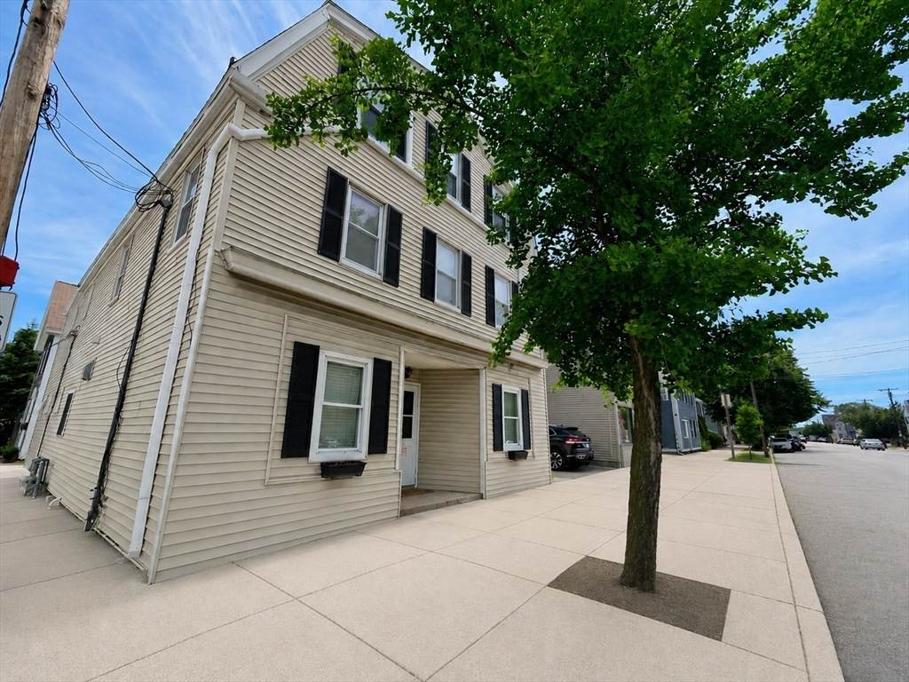 134 Boston St - Photo 1