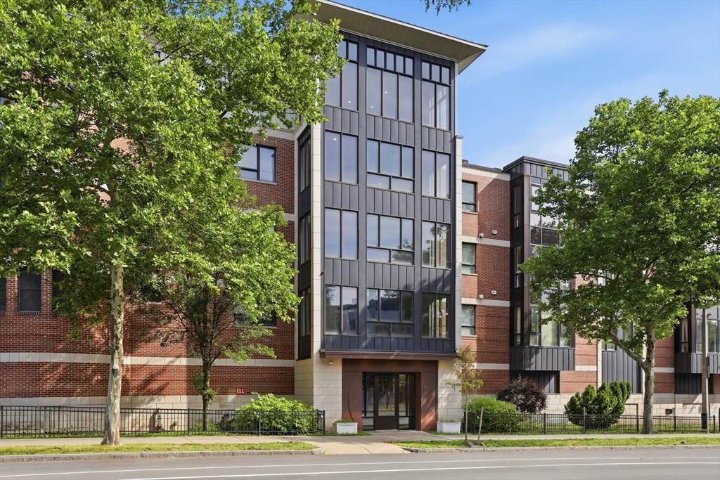 533 Cambridge Street - Photo 1