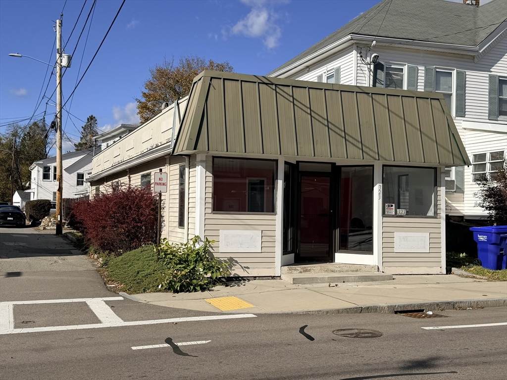 323 Main St - Photo 1