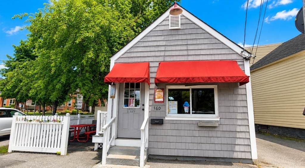 160 Lynn Street - Photo 1
