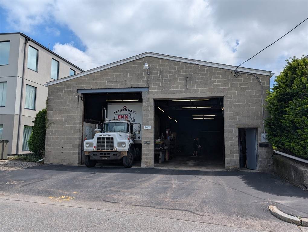 142 W Boylston Dr - Photo 1