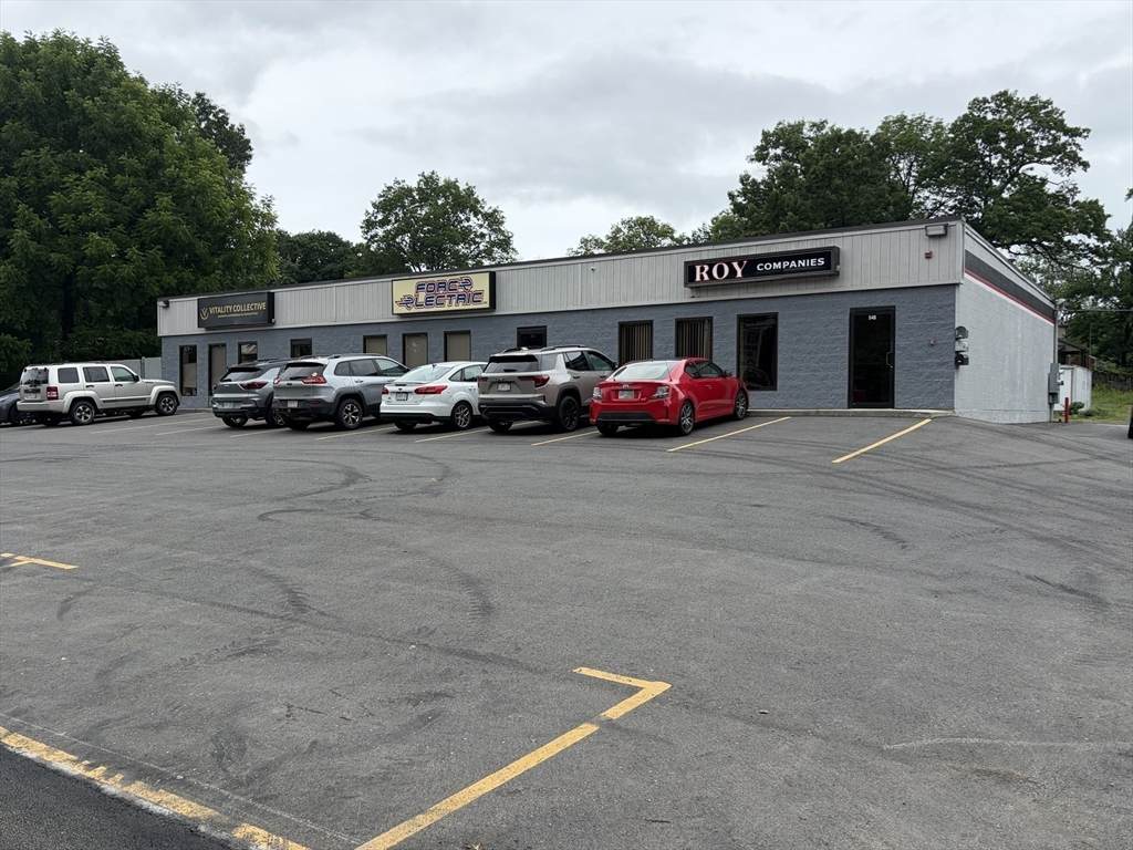 548 Merrimack Ave - Photo 1