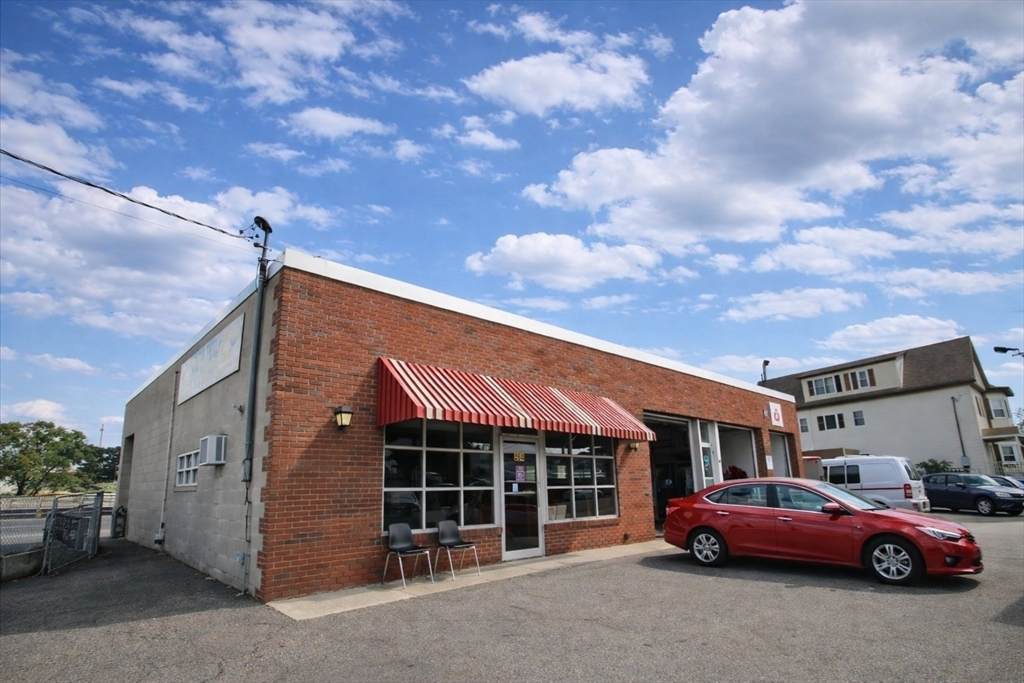 284 S Broadway - Photo 1