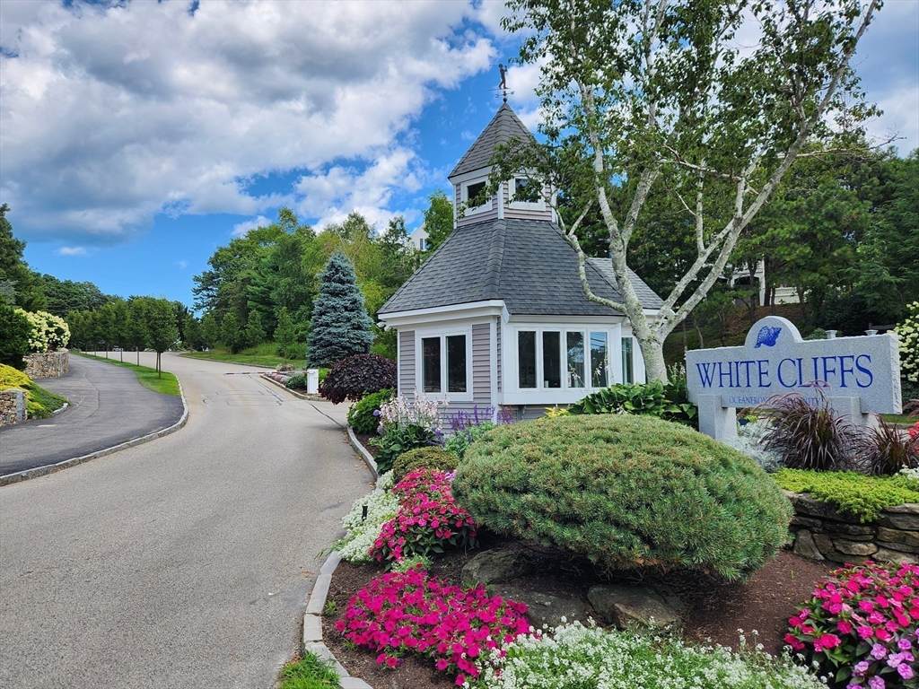 16 Westcliff Dr - Photo 1