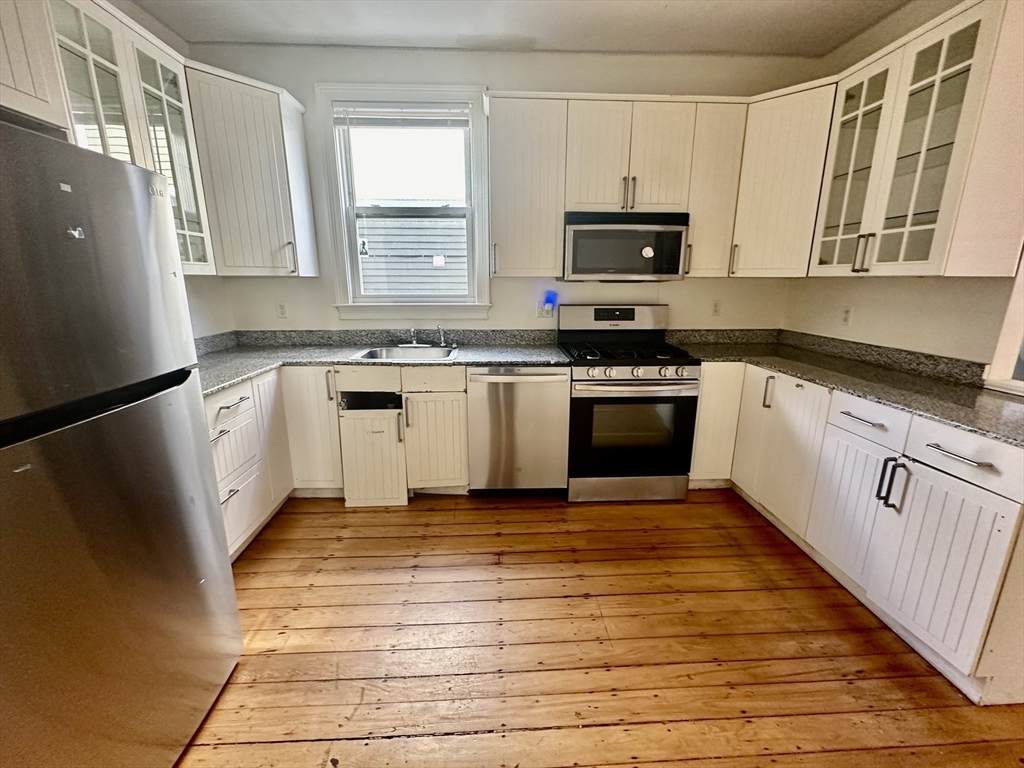 731 Parker St - Photo 1