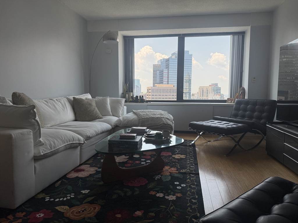 65 India Row - Photo 1